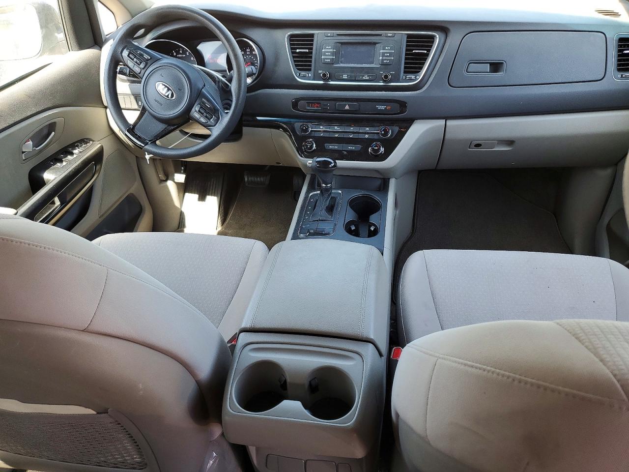 2017 KIA SEDONA LX photo 15