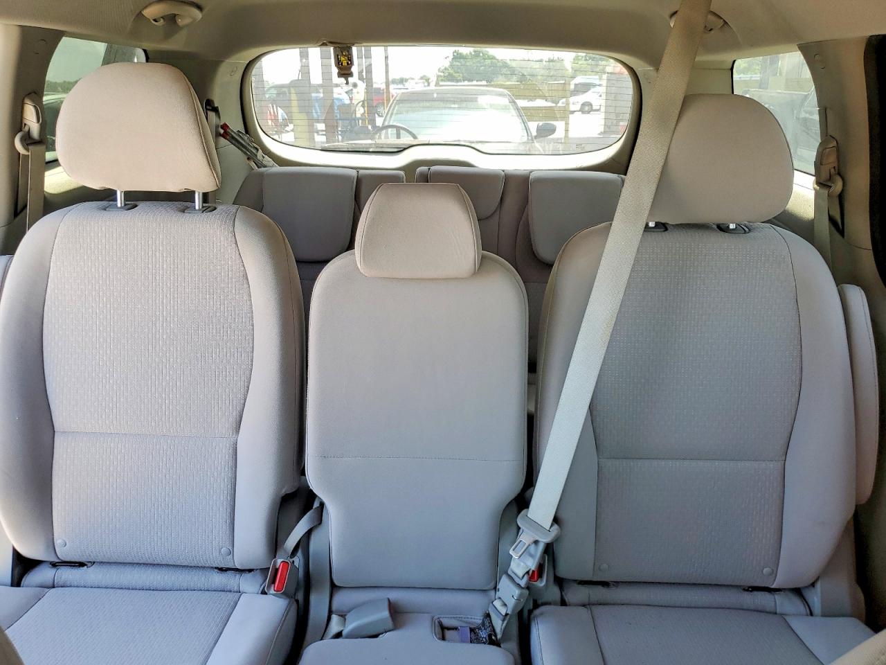 2017 KIA SEDONA LX photo 19