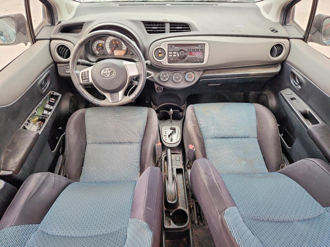 2013 TOYOTA YARIS 5-DOOR L photo 15