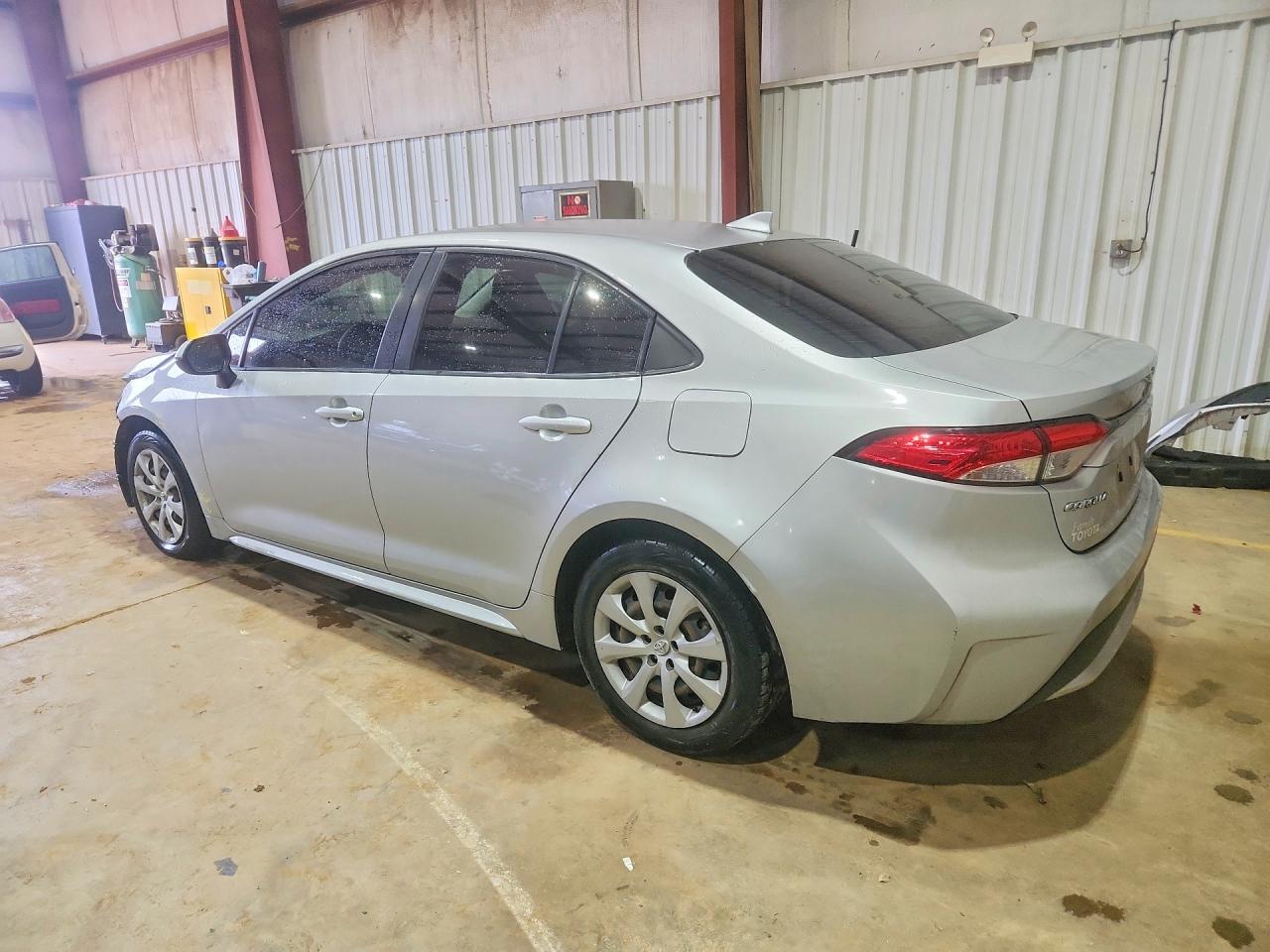 2020 TOYOTA COROLLA LE photo 4
