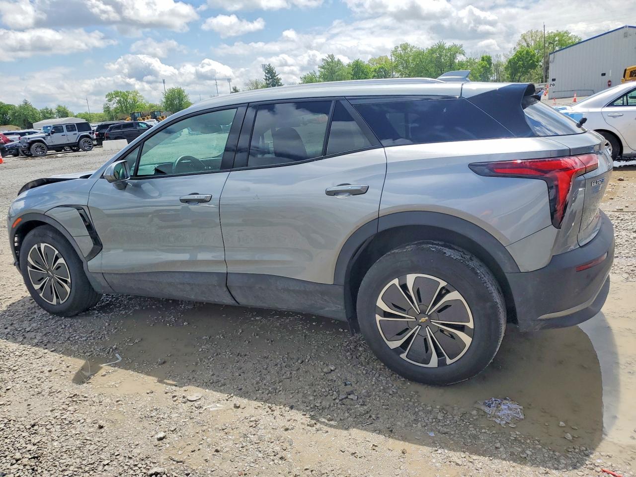 2025 CHEVROLET BLAZER LT photo 4