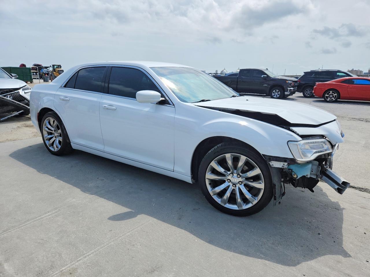 2016 CHRYSLER 300 LIMITED photo 10