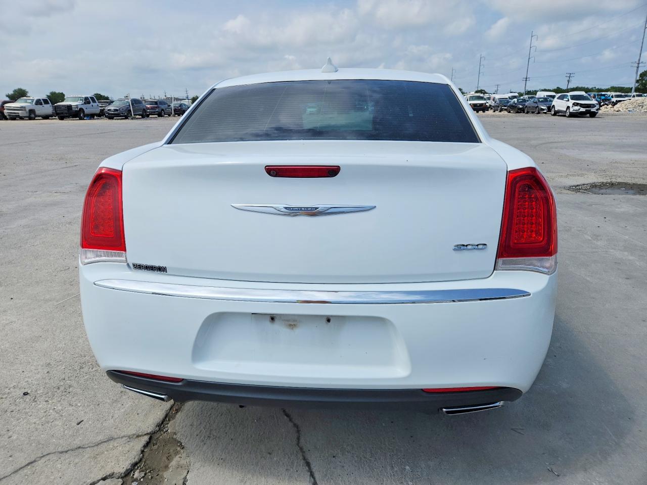 2016 CHRYSLER 300 LIMITED photo 16