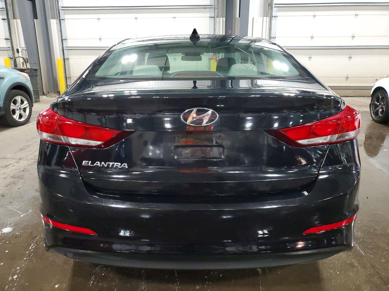 2017 HYUNDAI ELANTRA SE photo 6