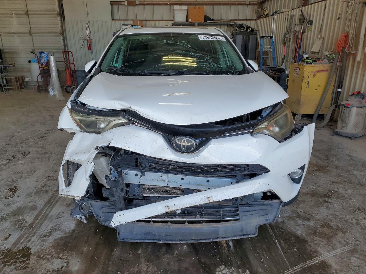 2018 TOYOTA RAV4 XLE photo 13