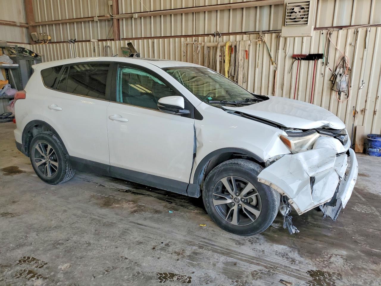 2018 TOYOTA RAV4 XLE photo 10