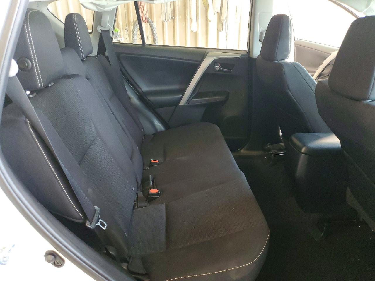 2018 TOYOTA RAV4 XLE photo 31