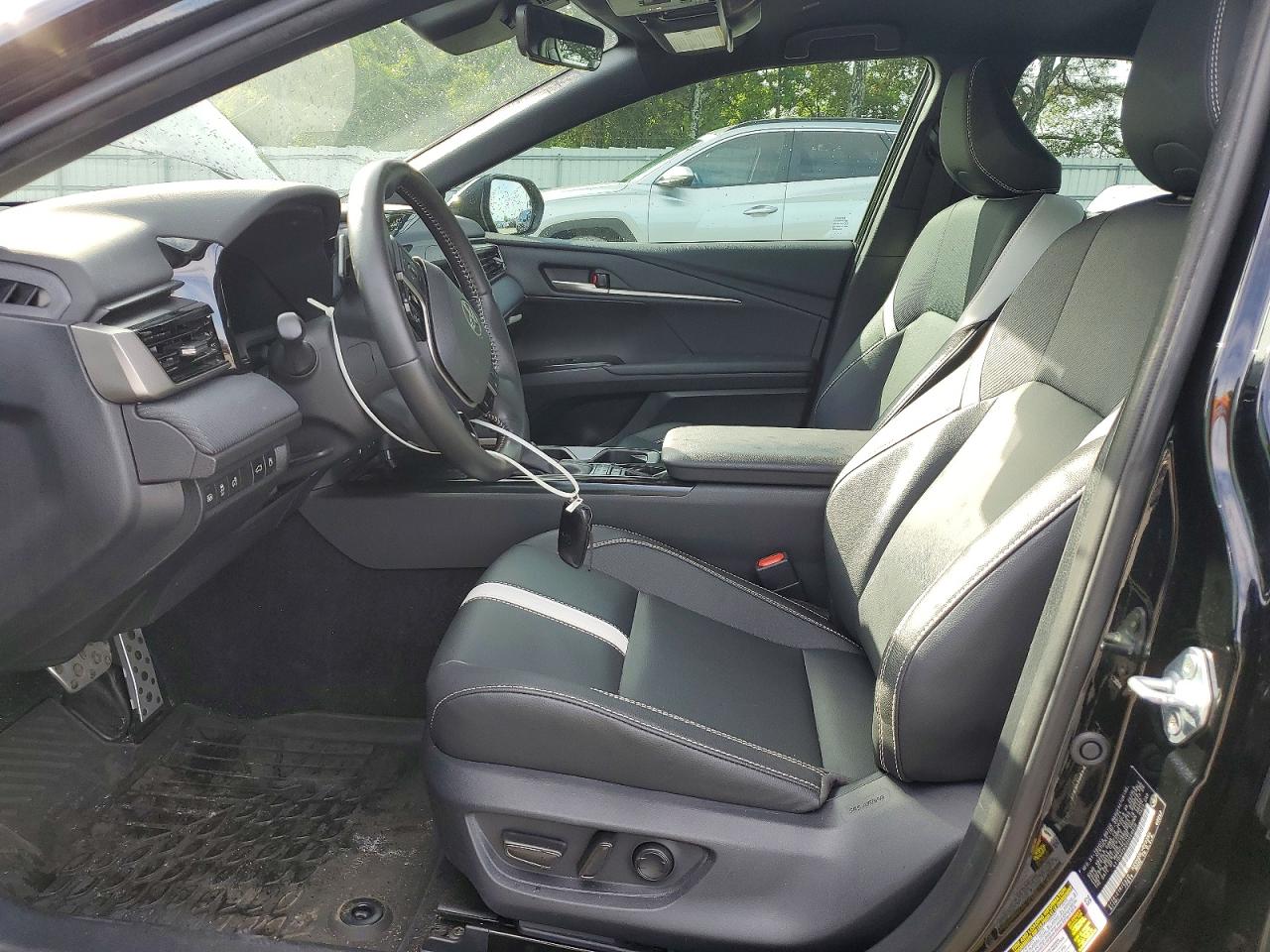 2025 TOYOTA CAMRY SE photo 19
