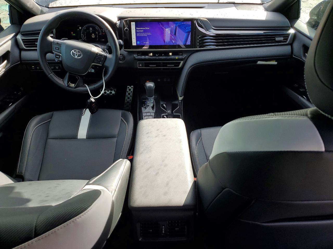 2025 TOYOTA CAMRY SE photo 22