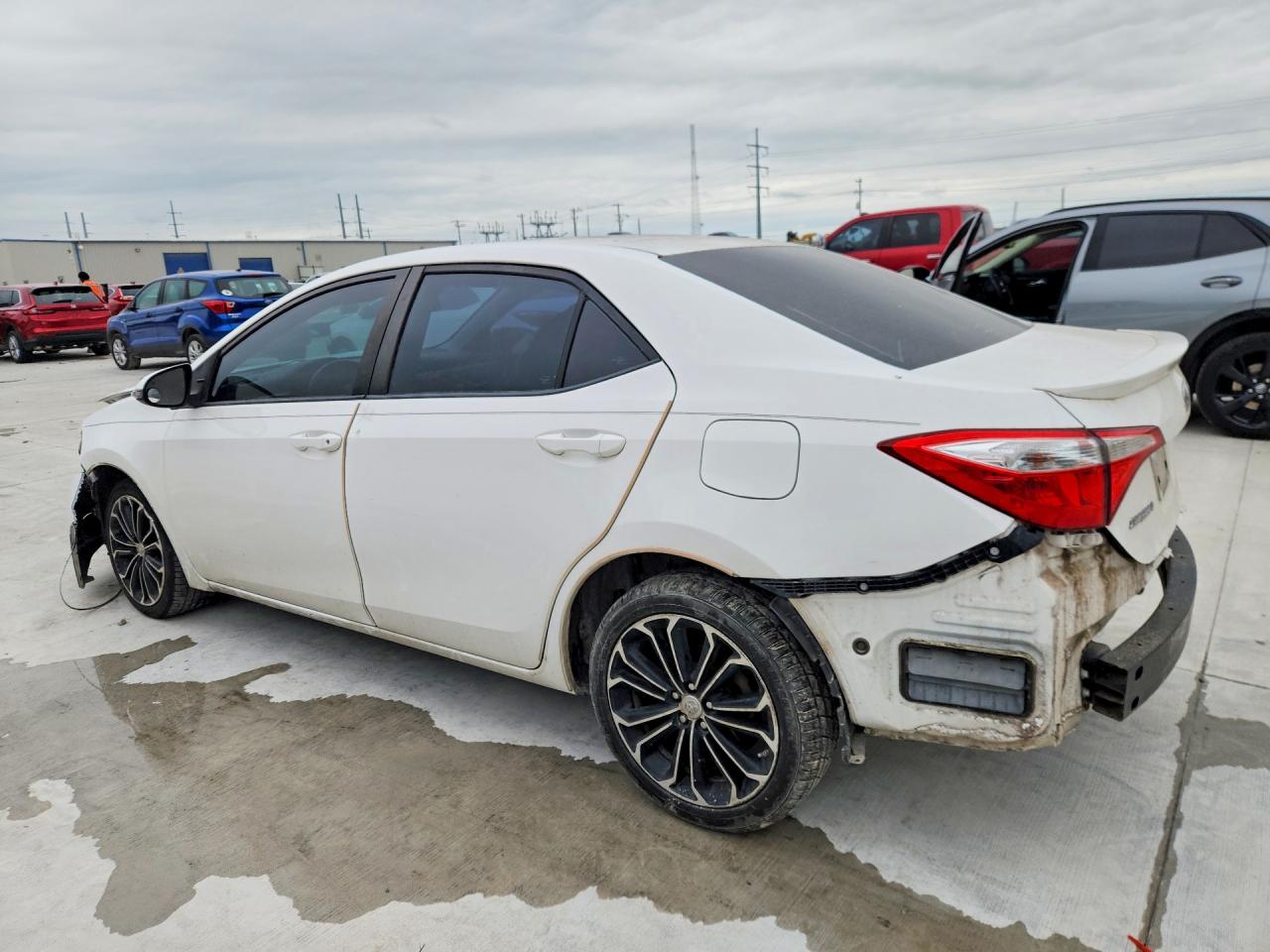 2015 TOYOTA COROLLA photo 4