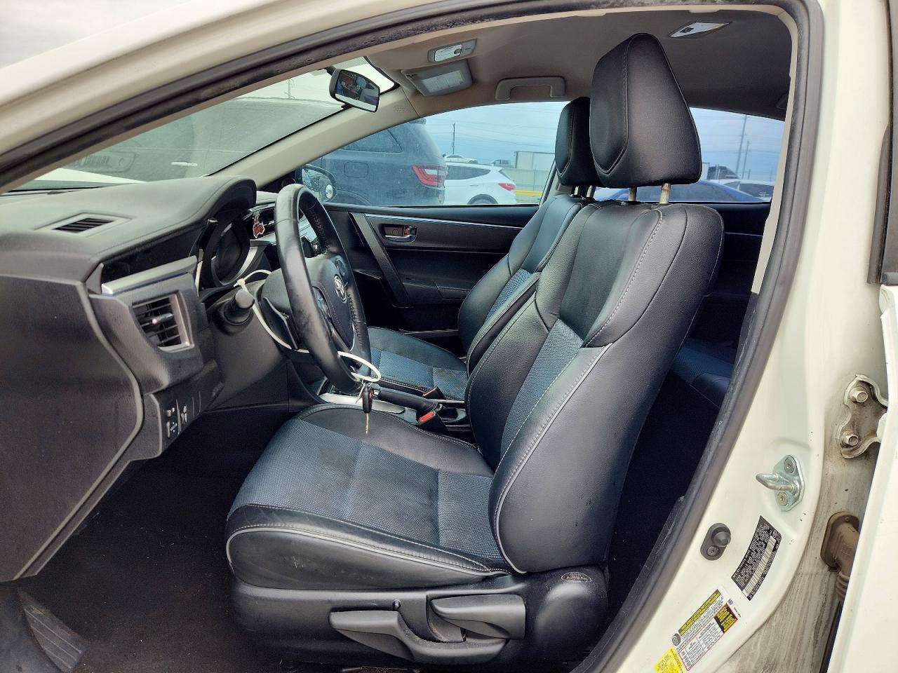 2015 TOYOTA COROLLA photo 19