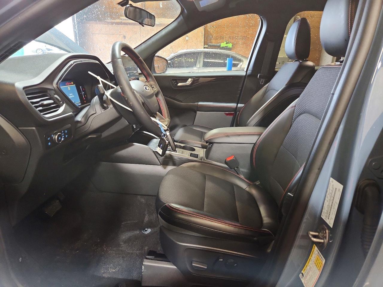 2025 FORD ESCAPE ST LINE SELECT photo 13