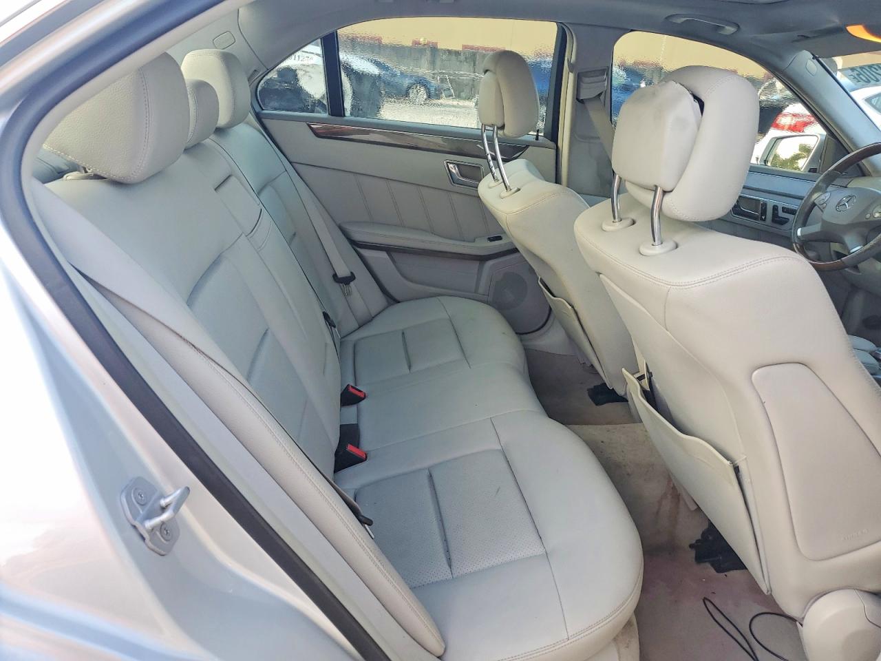2010 MERCEDES-BENZ E 350 photo 19