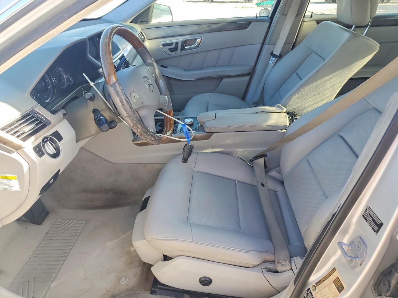 2010 MERCEDES-BENZ E 350 photo 13