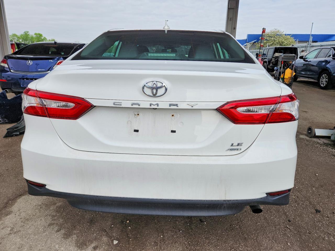 2020 TOYOTA CAMRY LE photo 6