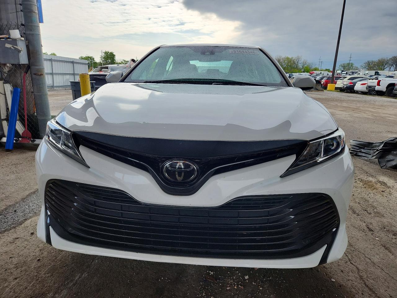 2020 TOYOTA CAMRY LE photo 5