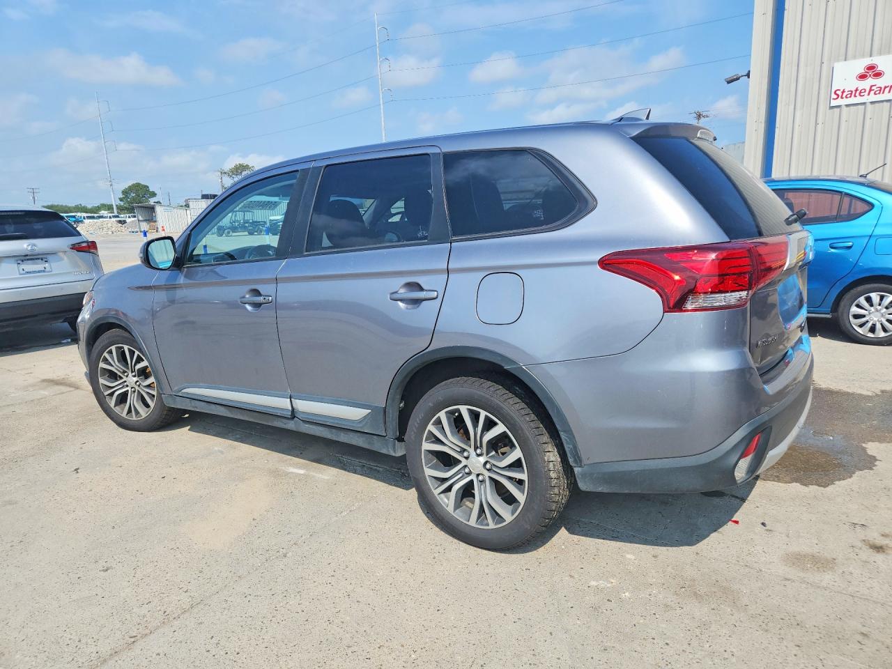 2017 MITSUBISHI OUTLANDER SE photo 3