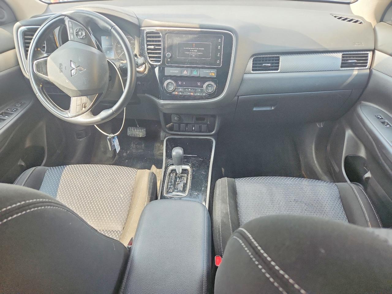 2017 MITSUBISHI OUTLANDER SE photo 15