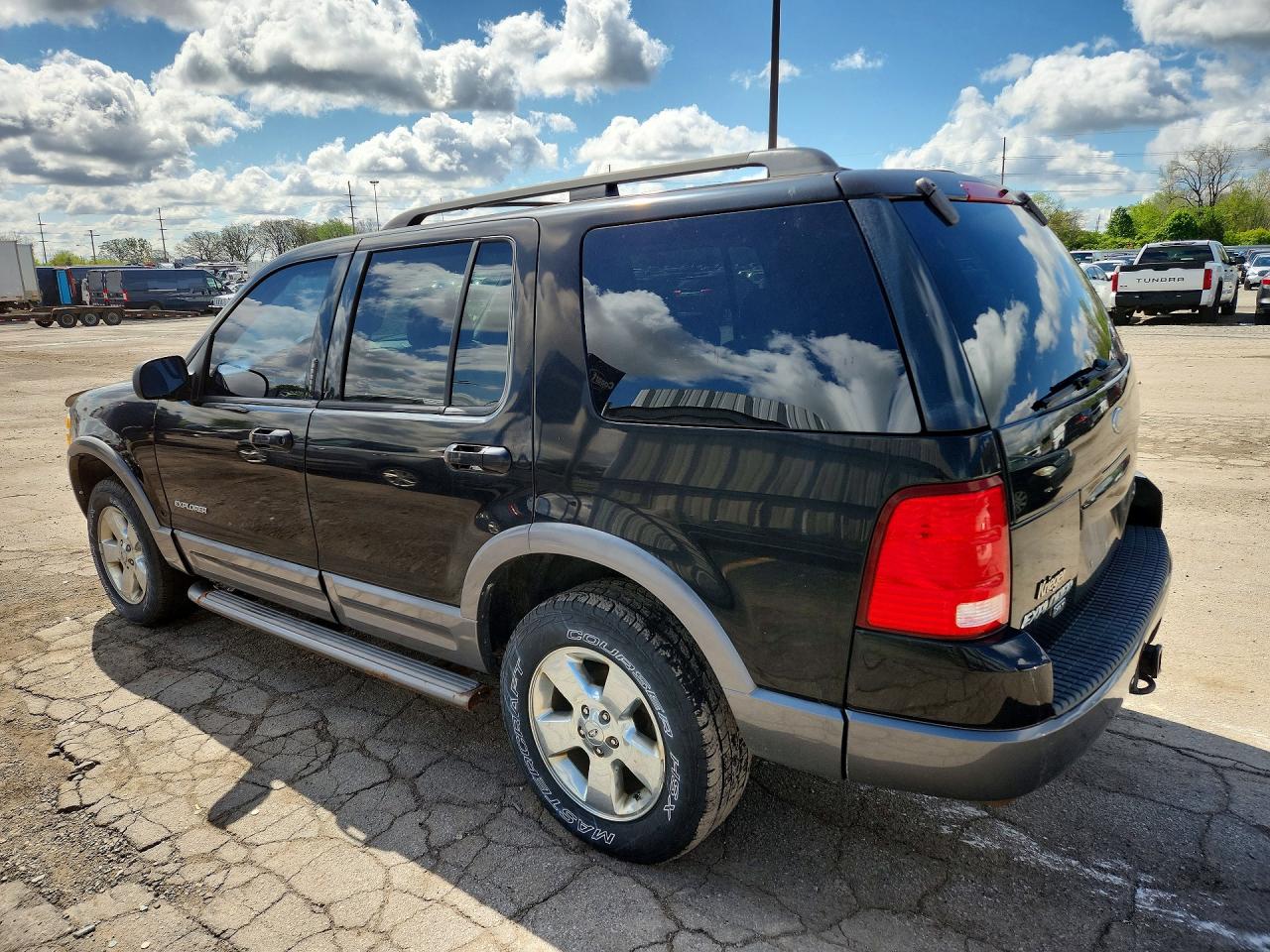 2004 FORD EXPLORER XLT photo 2