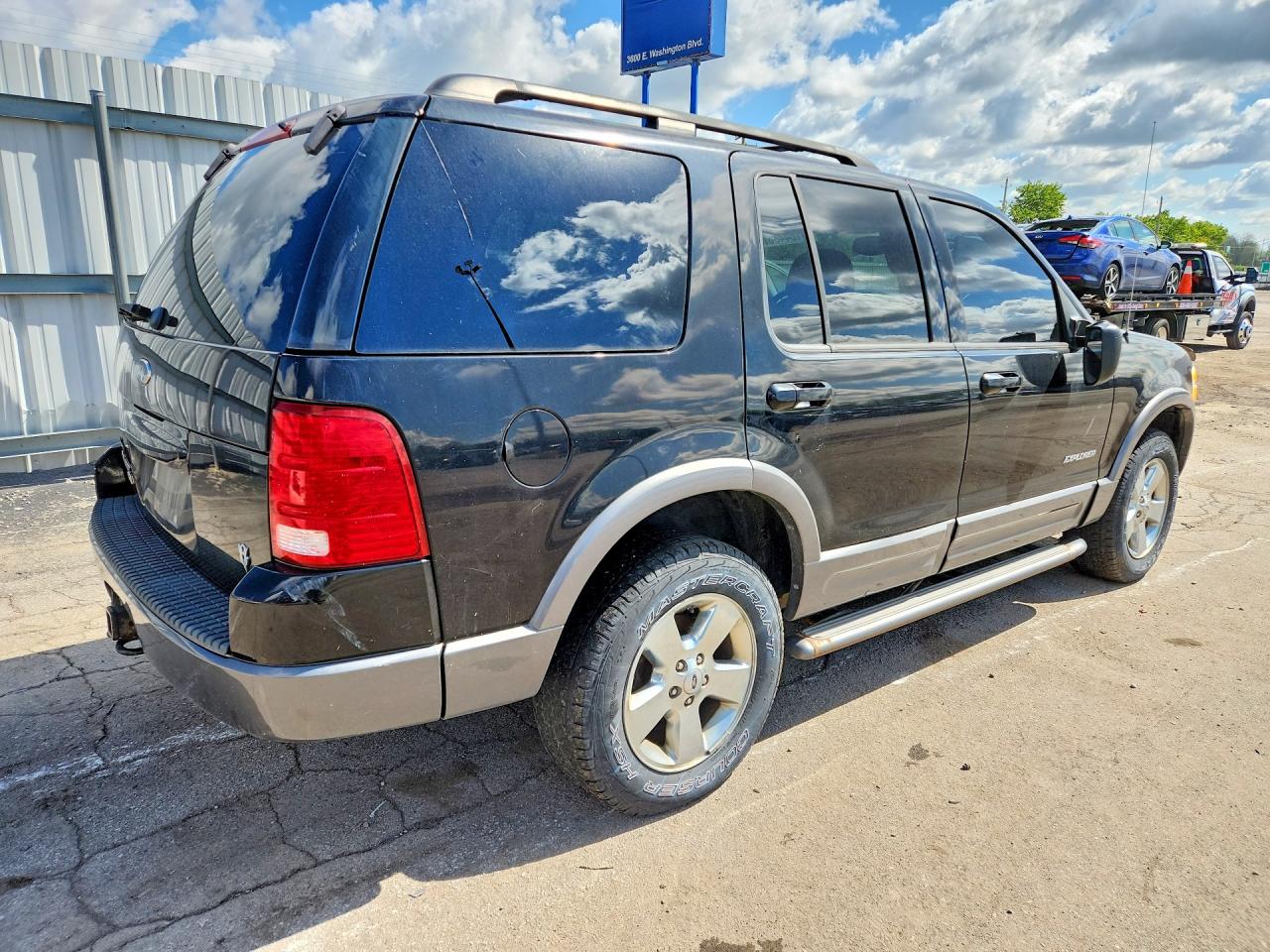 2004 FORD EXPLORER XLT photo 3