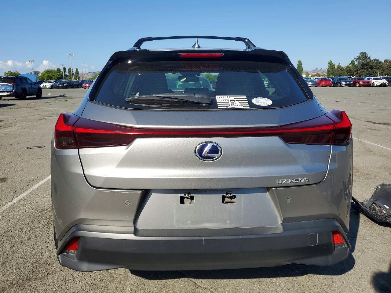 2020 LEXUS UX 250H photo 11