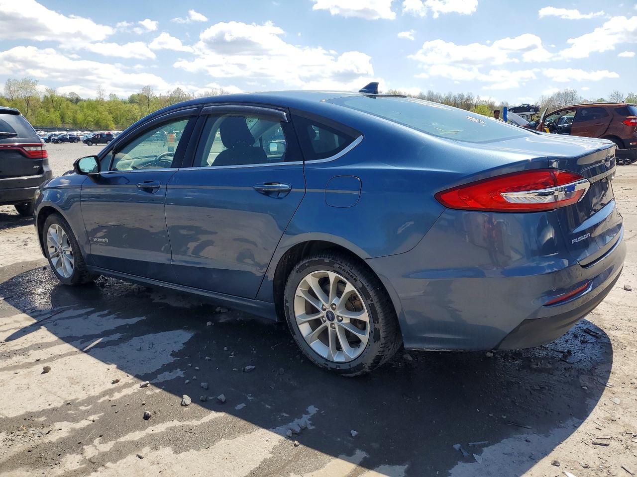2019 FORD FUSION SE photo 4