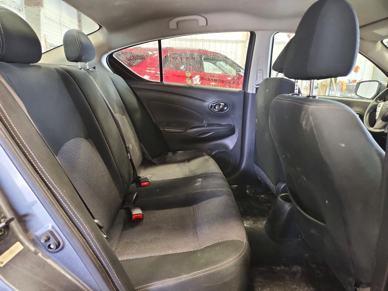 2019 NISSAN VERSA SV photo 19