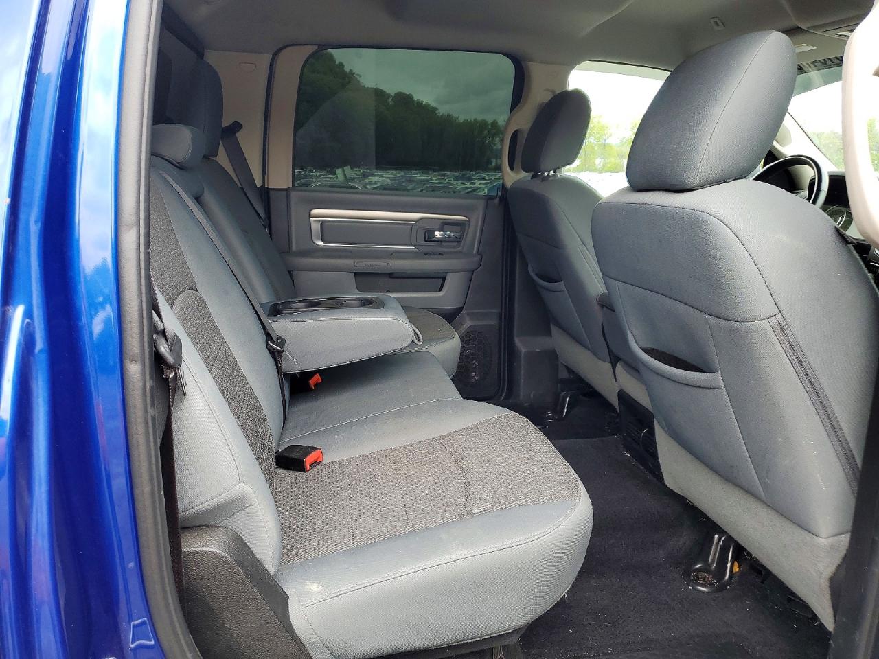 2017 RAM 1500 SLT photo 10