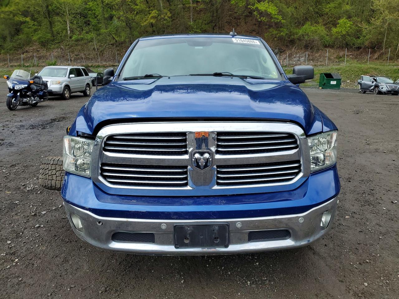 2017 RAM 1500 SLT photo 5
