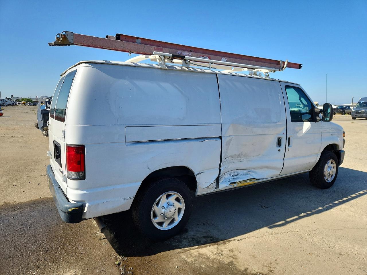 2011 FORD ECONOLINE E150 VAN photo 5