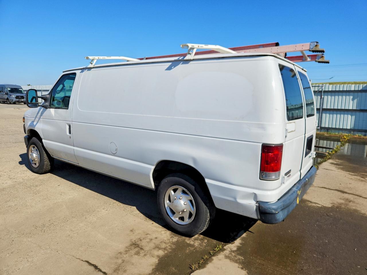 2011 FORD ECONOLINE E150 VAN photo 3