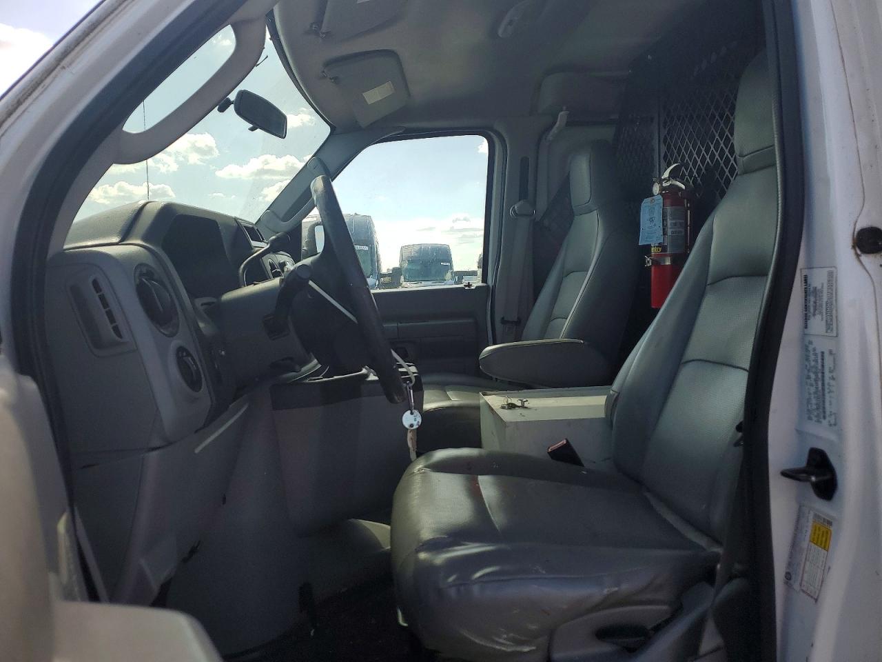 2011 FORD ECONOLINE E150 VAN photo 13