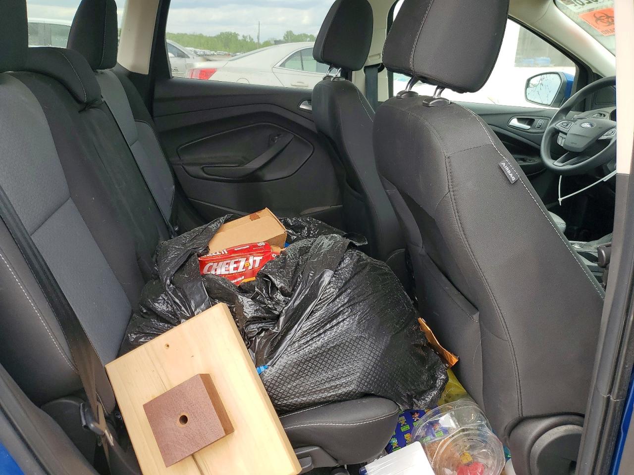 2017 FORD ESCAPE SE photo 31