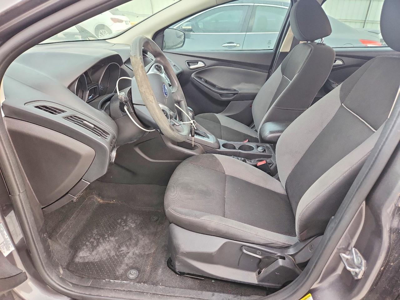 2014 FORD FOCUS SE photo 7
