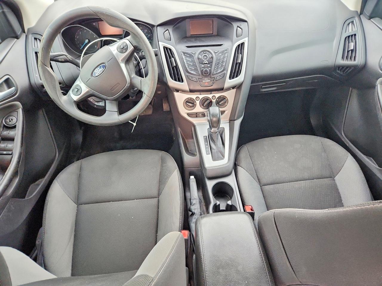 2014 FORD FOCUS SE photo 8