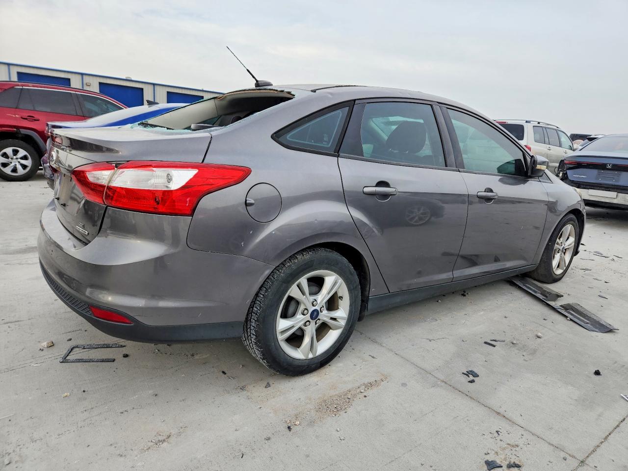 2014 FORD FOCUS SE photo 3