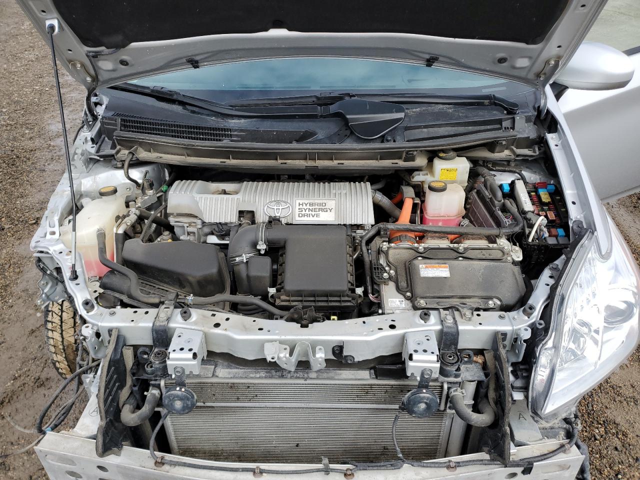 2013 TOYOTA PRIUS FOUR photo 11