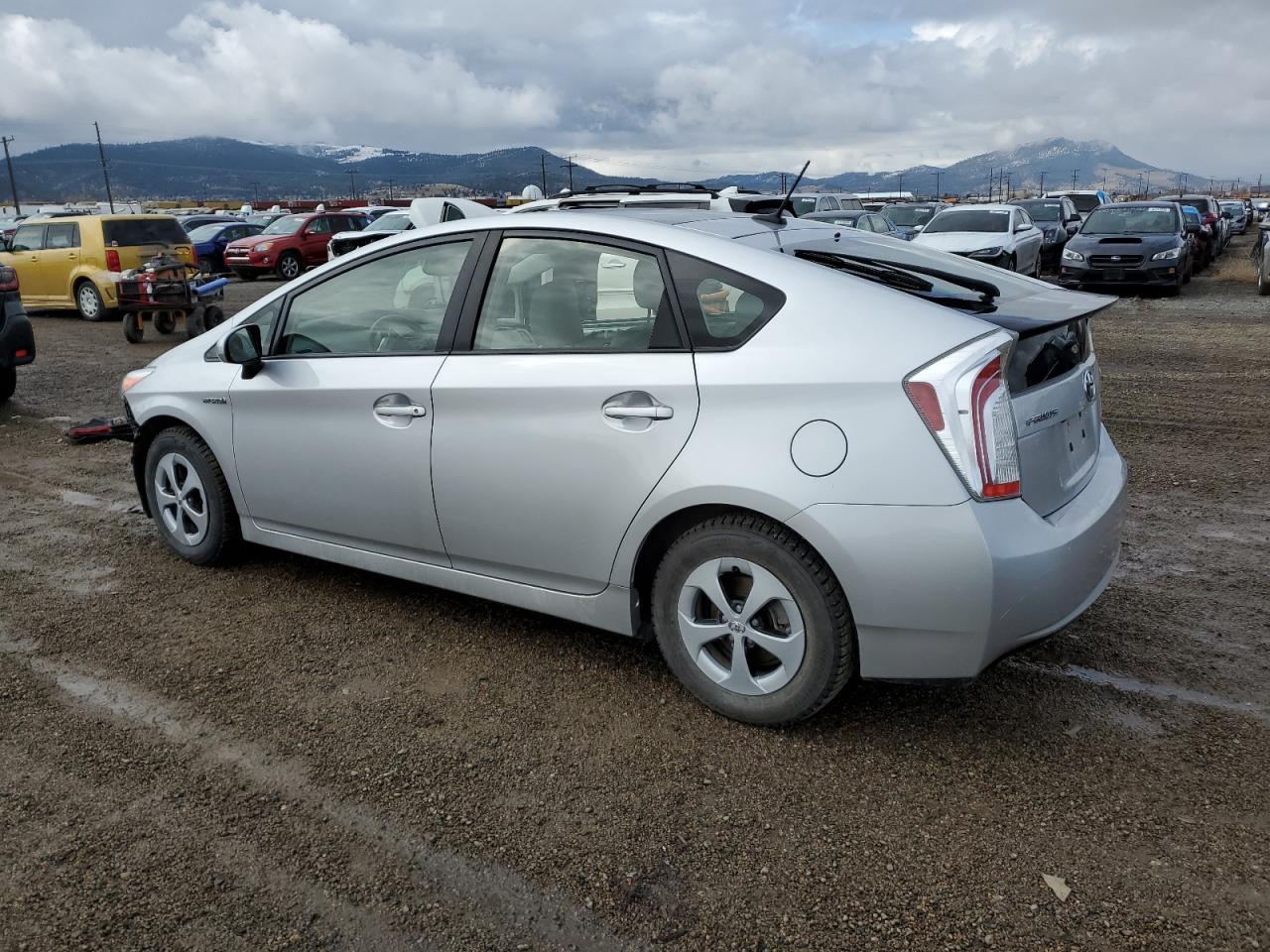 2013 TOYOTA PRIUS FOUR photo 2