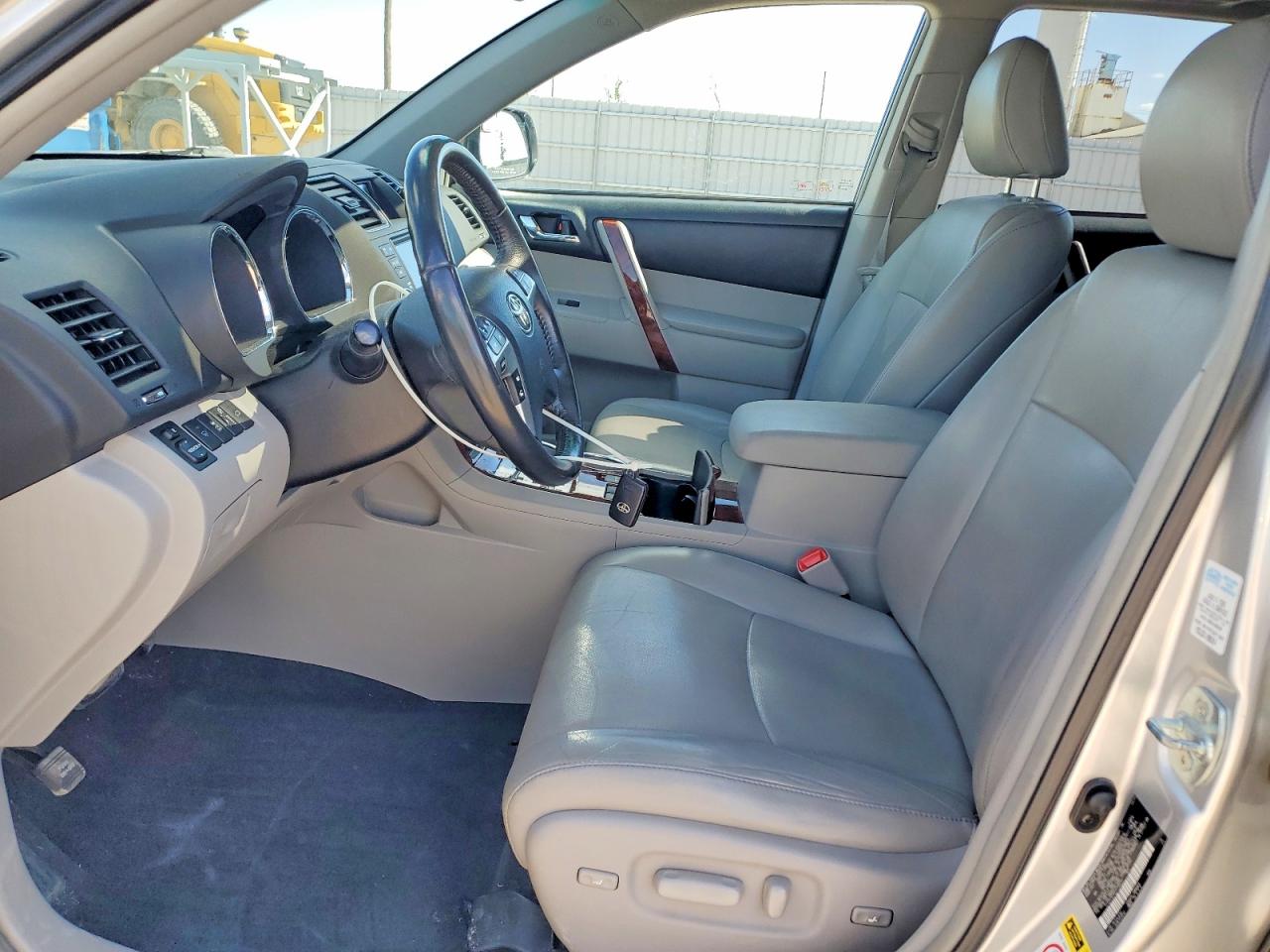 2012 TOYOTA HIGHLANDER LIMITED photo 13