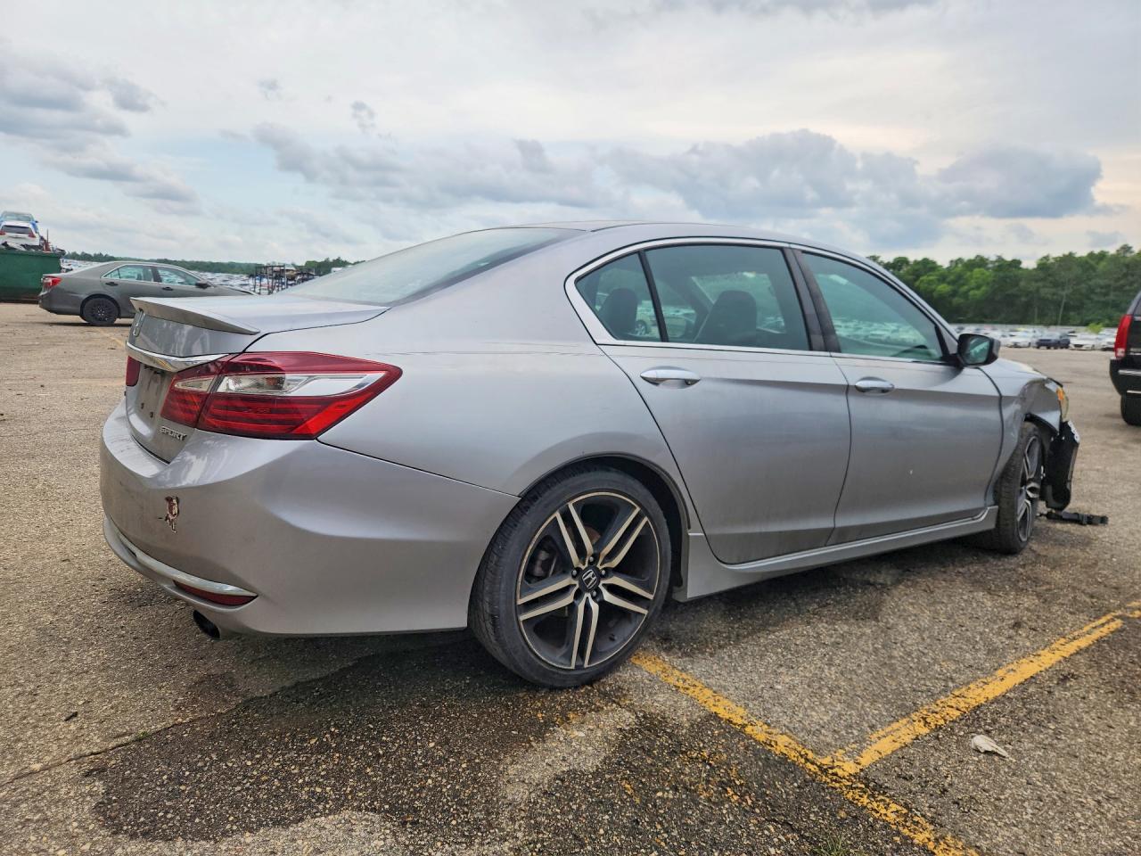 2017 HONDA ACCORD SPORT photo 5