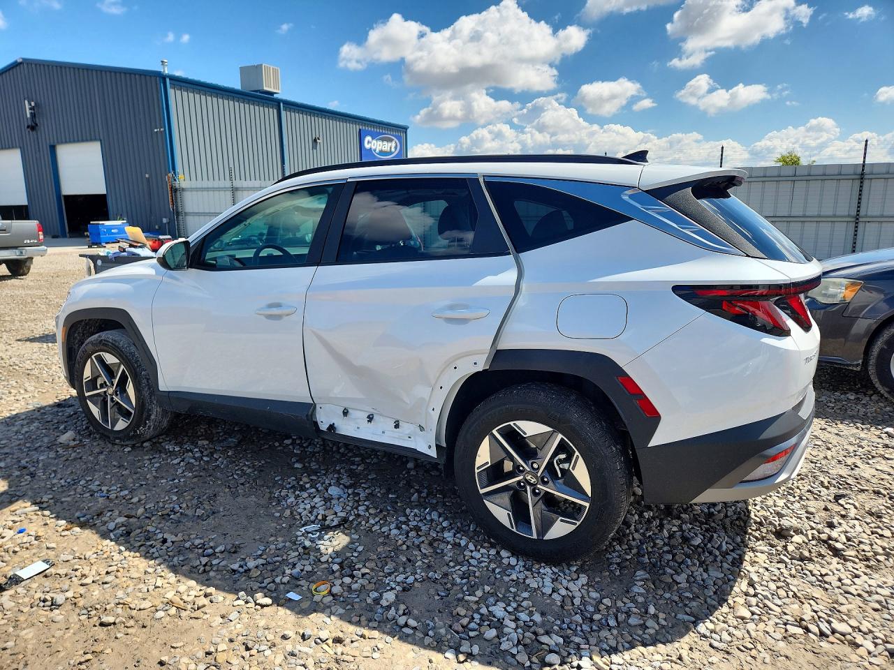 2025 HYUNDAI TUCSON photo 2