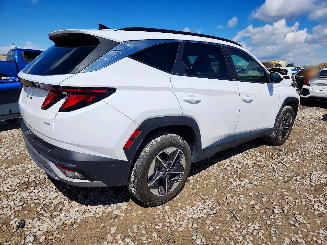 2025 HYUNDAI TUCSON photo 3