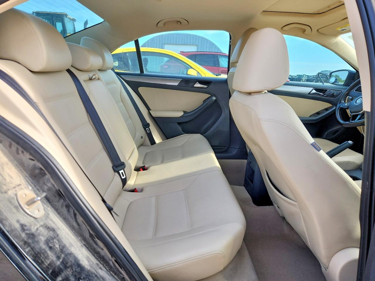 2016 VOLKSWAGEN JETTA SE photo 19