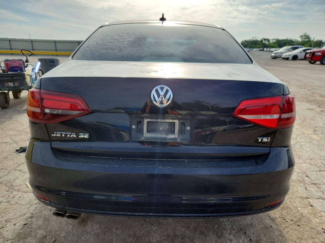 2016 VOLKSWAGEN JETTA SE photo 11