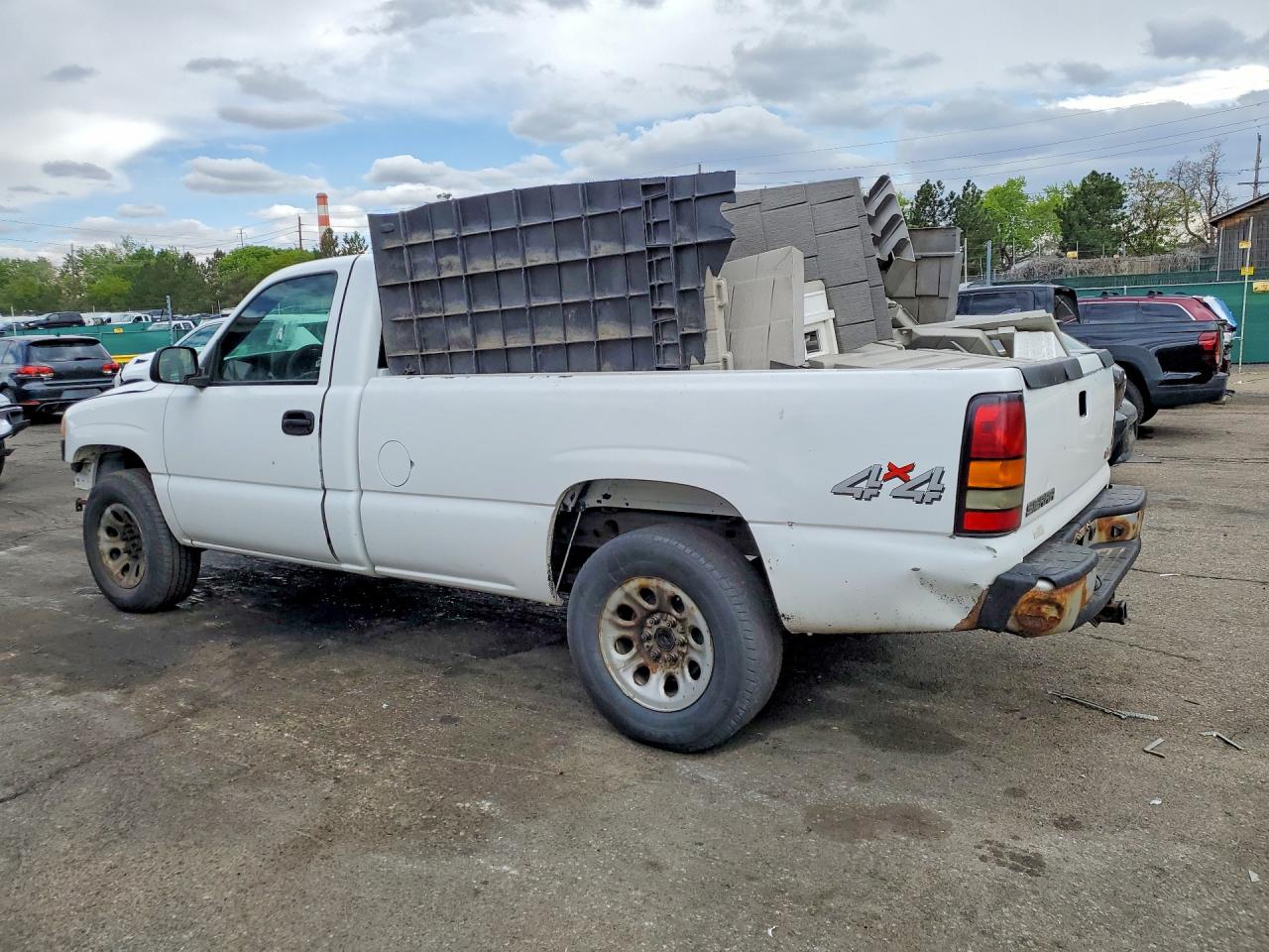 2006 GMC NEW SIERRA K1500 photo 3