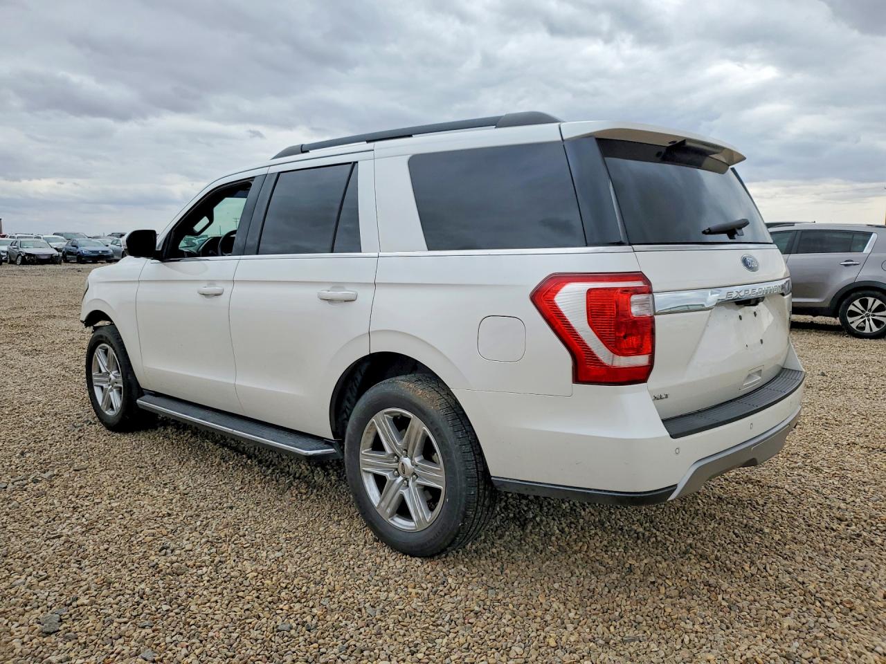 2018 FORD EXPEDITION XLT photo 2