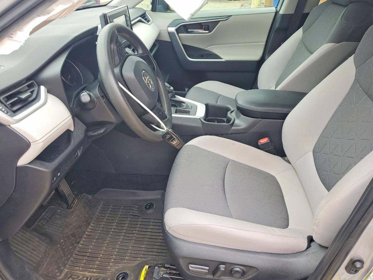 2022 TOYOTA RAV4 XLE photo 7