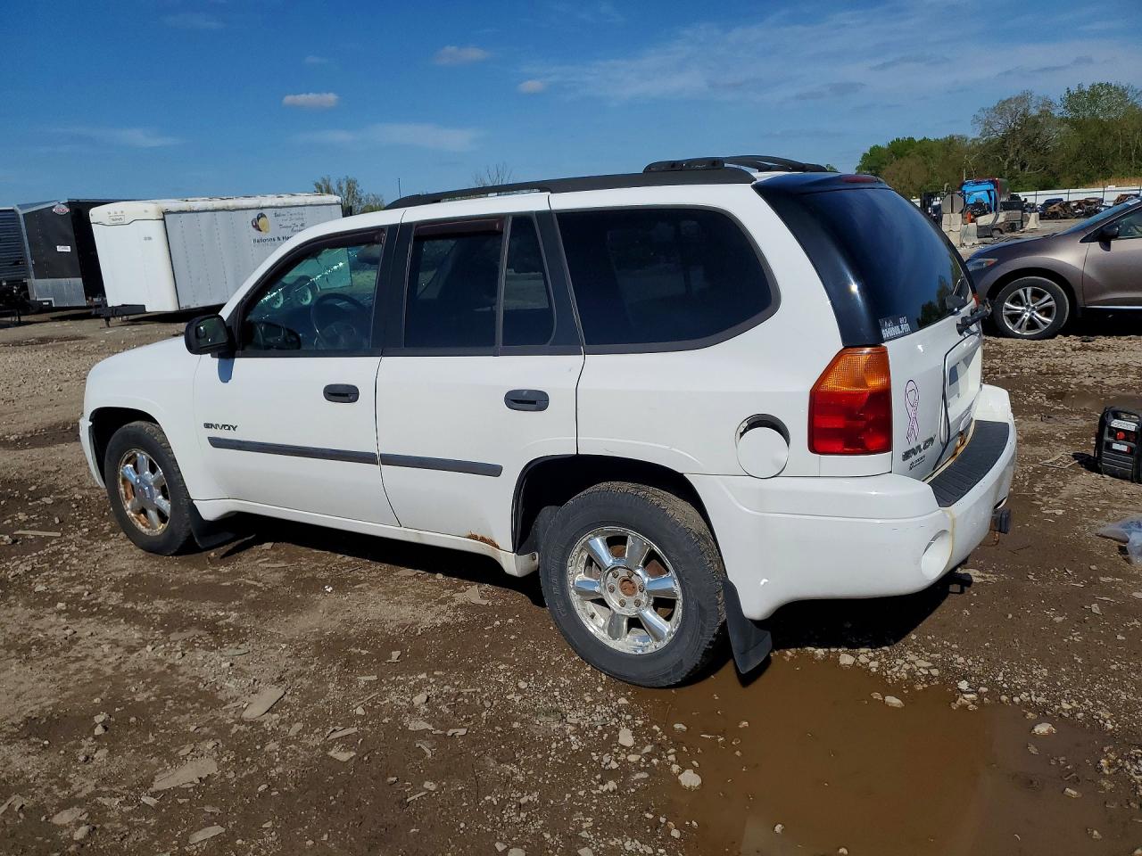2006 GMC ENVOY photo 2