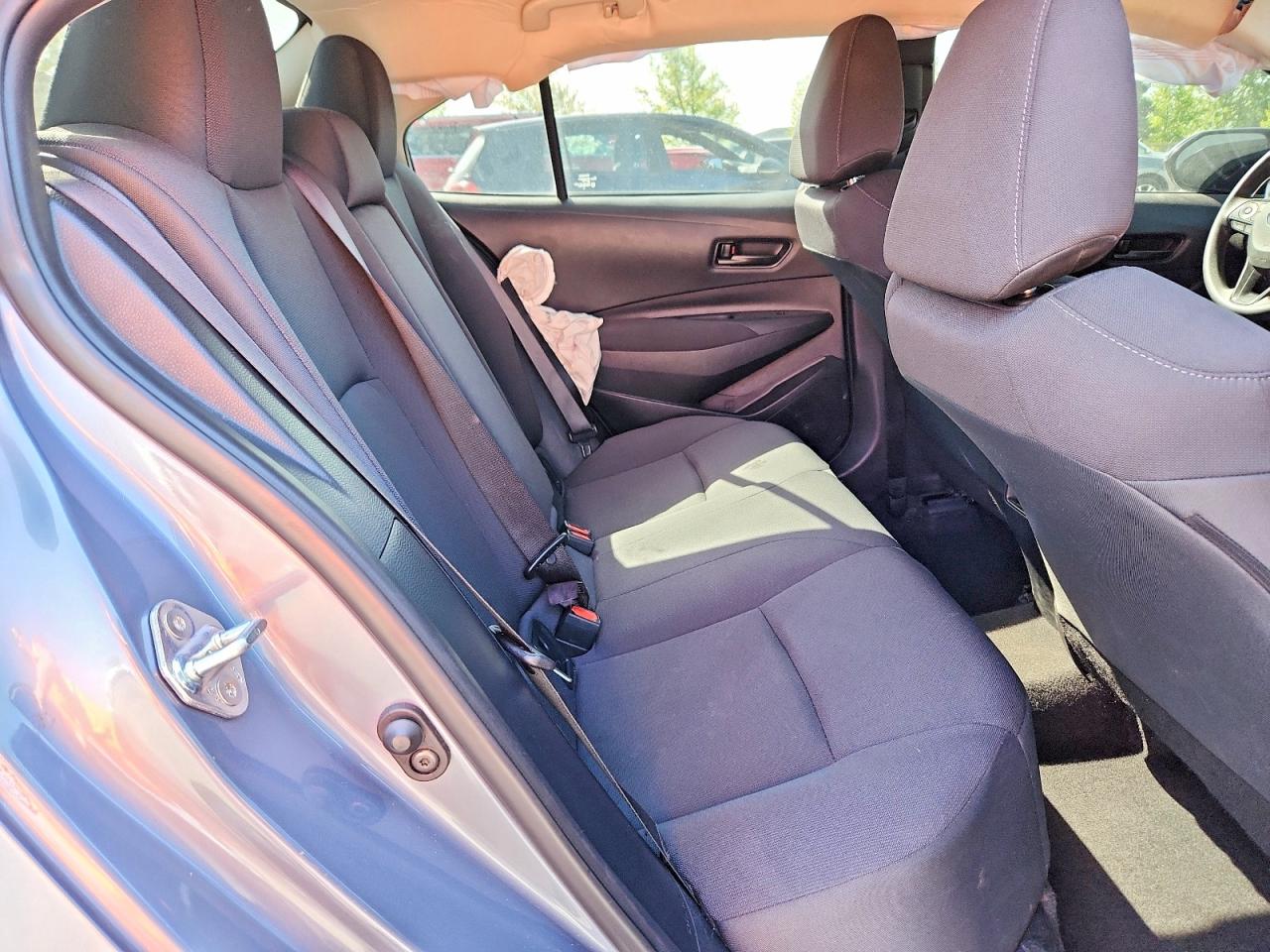 2022 TOYOTA COROLLA LE photo 19