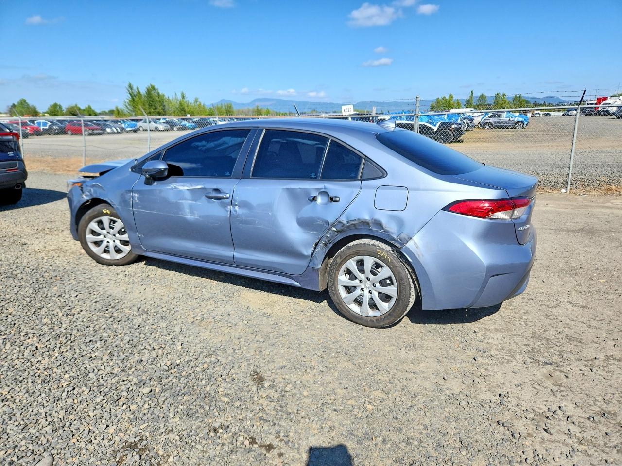 2022 TOYOTA COROLLA LE photo 3